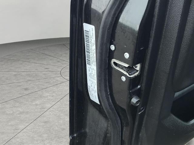 2015 RAM 1500 4WD Crew Cab 140.5 Laramie Longhorn