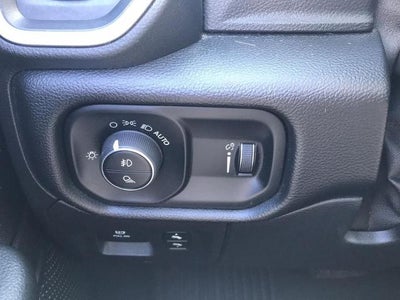 2020 RAM 1500 Big Horn 4x4 Crew Cab 5'7 Box