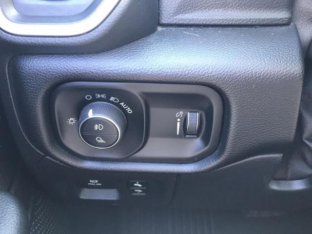 2020 RAM 1500 Big Horn 4x4 Crew Cab 5'7 Box