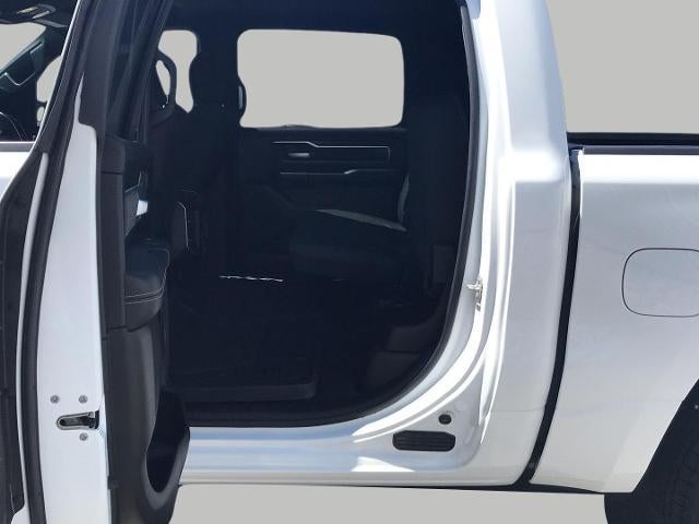 2020 RAM 1500 Big Horn 4x4 Crew Cab 5'7 Box