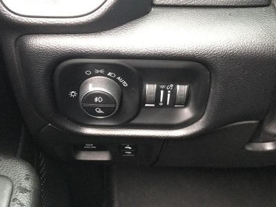2019 RAM 1500 Big Horn/Lone Star 4x4 Crew Cab 5'7 Box