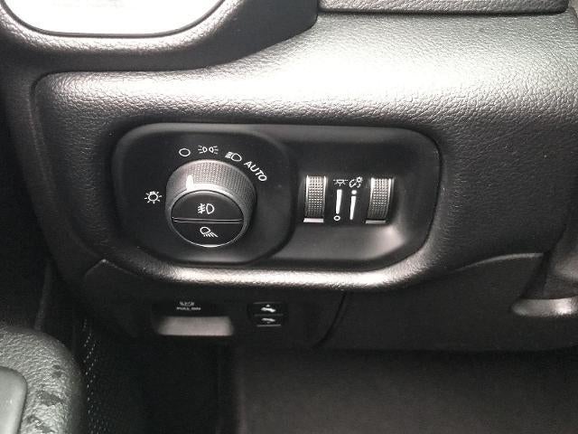 2019 RAM 1500 Big Horn/Lone Star 4x4 Crew Cab 5'7 Box