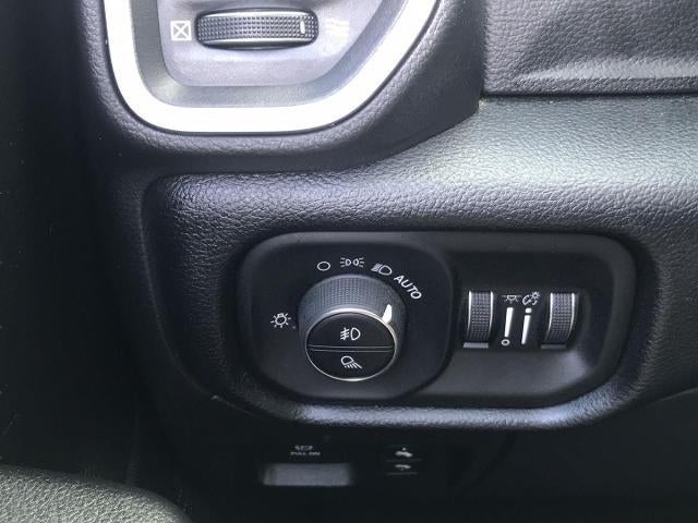 2019 RAM 1500 Big Horn/Lone Star 4x4 Crew Cab 5'7 Box