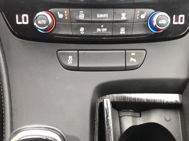 2017 Buick LaCrosse 4dr Sdn Essence FWD