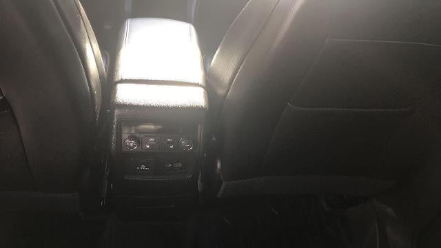 2023 GMC Acadia AWD 4dr AT4
