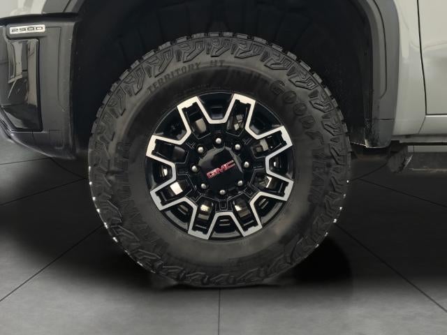 2025 GMC Sierra 2500 HD 4WD Crew Cab 159 AT4X