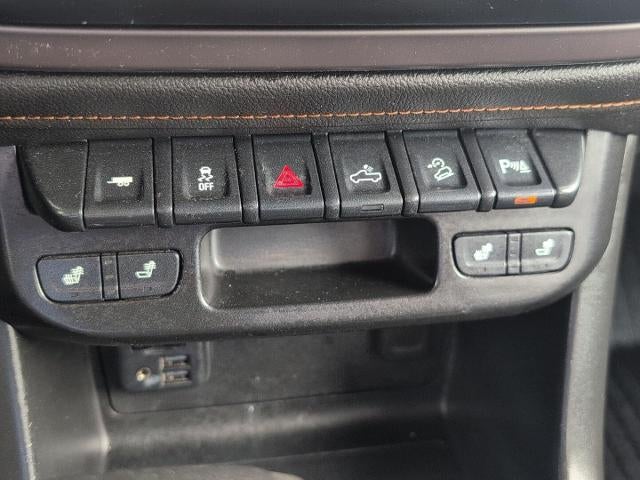 2021 GMC Canyon 4WD Crew Cab 128 AT4 w/Leather