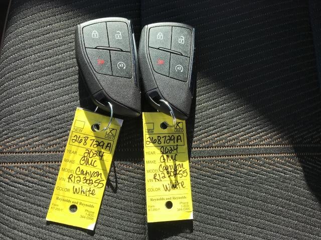 2024 GMC Canyon 4WD Crew Cab AT4