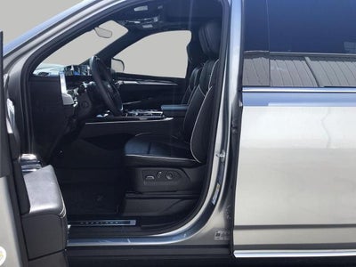 2025 Cadillac Escalade ESV 4WD 4dr Premium Luxury