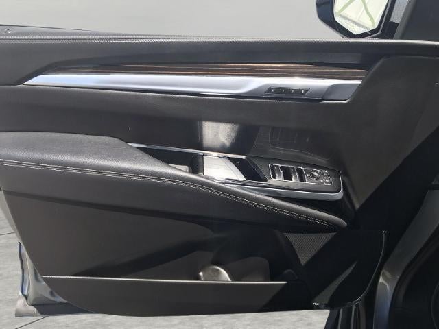 2025 Cadillac Escalade ESV 4WD 4dr Premium Luxury