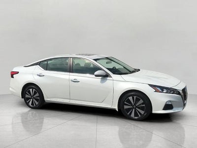2022 Nissan Altima 2.5 SV AWD Sedan