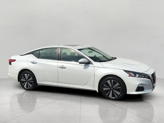 2022 Nissan Altima 2.5 SV AWD Sedan