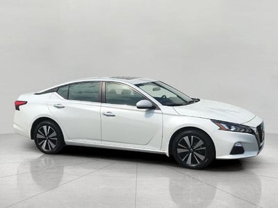 2022 Nissan Altima 2.5 SV AWD Sedan