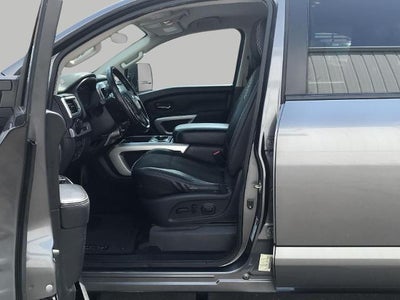 2019 Nissan TITAN 4x4 Crew Cab PRO-4X