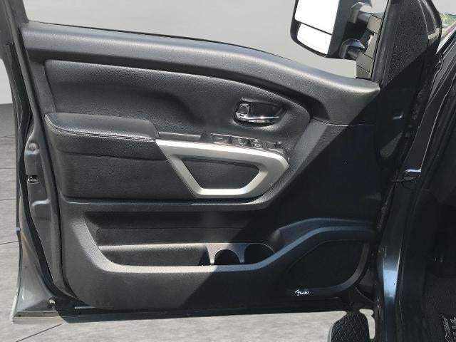 2019 Nissan TITAN 4x4 Crew Cab PRO-4X