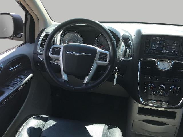 2016 Chrysler Town & Country 4dr Wgn LX