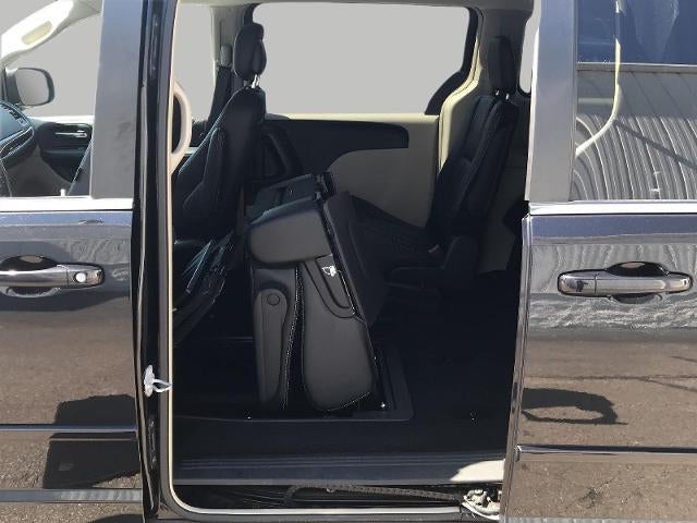 2016 Chrysler Town & Country 4dr Wgn LX