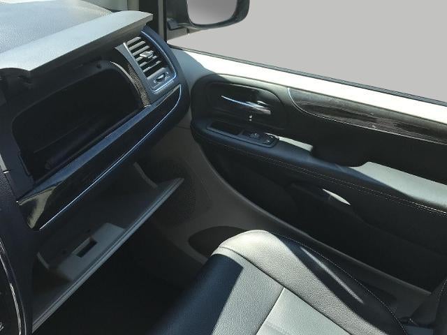 2016 Chrysler Town & Country 4dr Wgn LX
