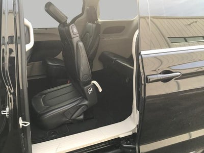 2024 Chrysler Pacifica Touring L FWD