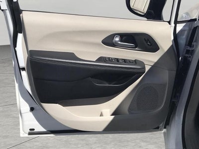 2024 Chrysler Pacifica Touring L FWD