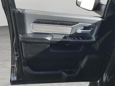 2020 RAM 2500 Big Horn 4x4 Crew Cab 6'4 Box