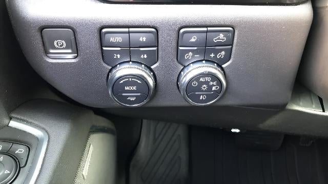 2023 GMC Sierra 1500 4WD Crew Cab 147 SLT