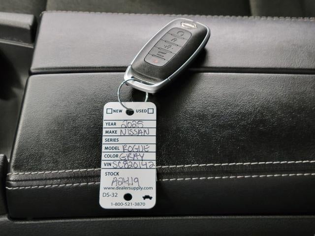 2025 Nissan Rogue AWD SV