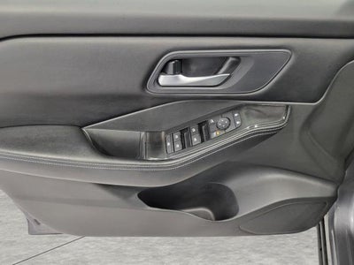 2025 Nissan Rogue AWD SV