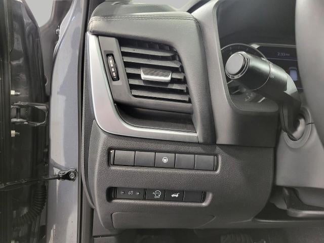 2025 Nissan Rogue AWD SV