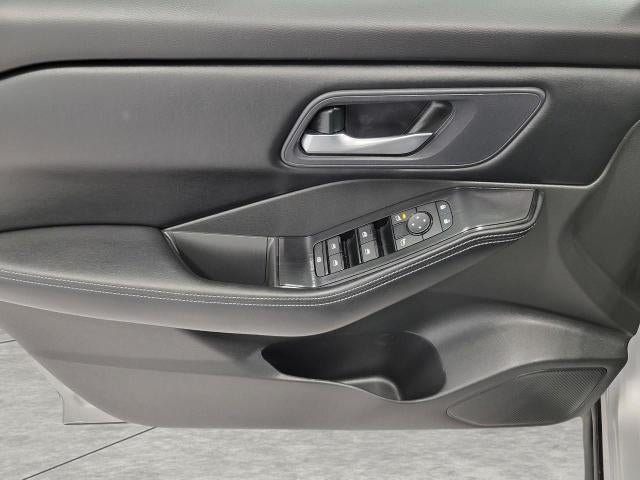 2025 Nissan Rogue AWD SV