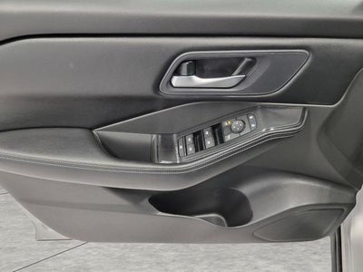 2025 Nissan Rogue AWD SV