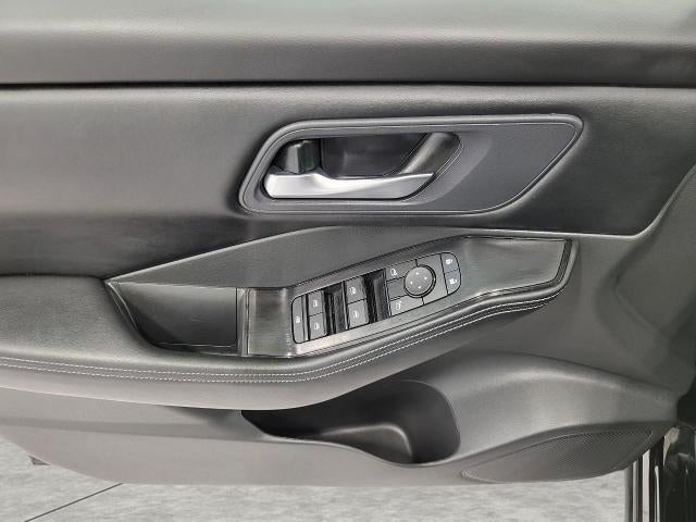 2025 Nissan Rogue AWD SV