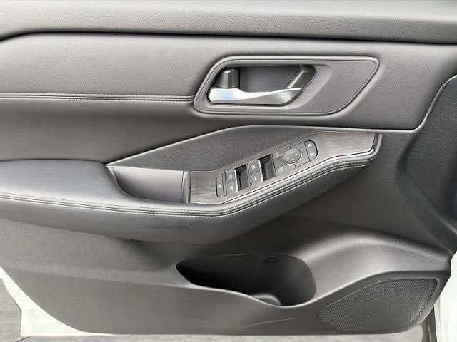 2025 Nissan Rogue AWD SL