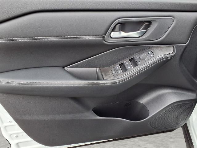 2025 Nissan Rogue AWD SL